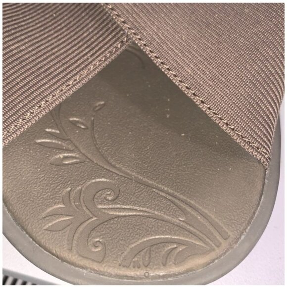 Bzees Womens Desire Grey  Slip-On Sandals Size 9M Fabric Upper & Man Made Sole - Picture 4 of 8